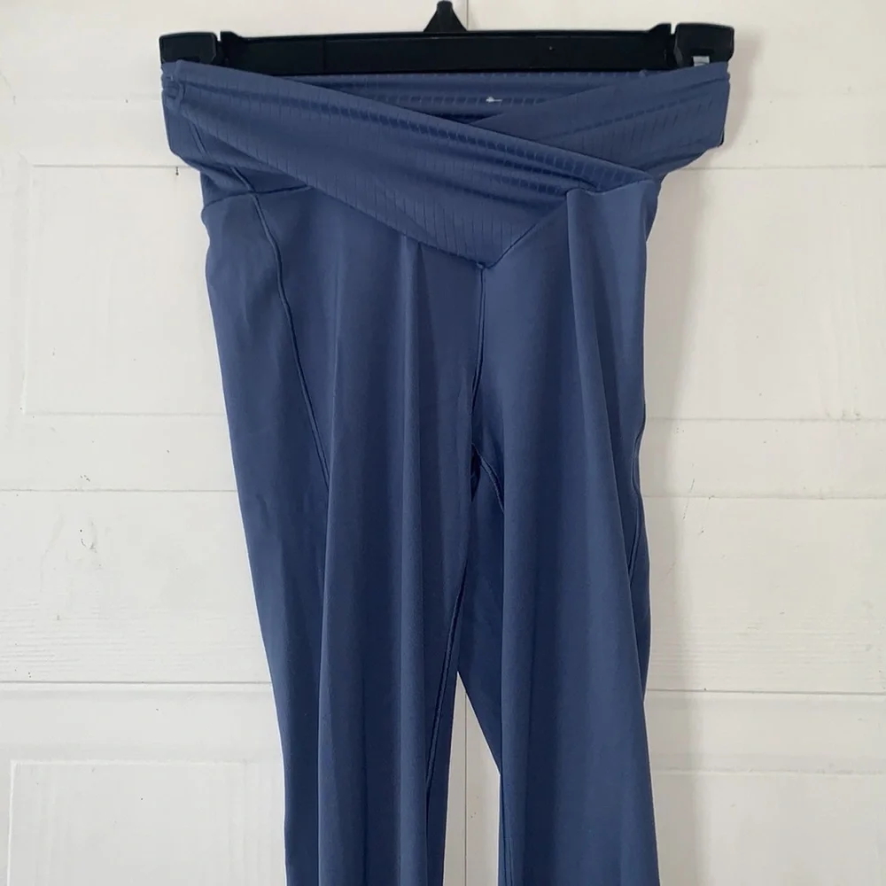 Aerie Flare leggings size xs short inseam - Picture 3 of 7